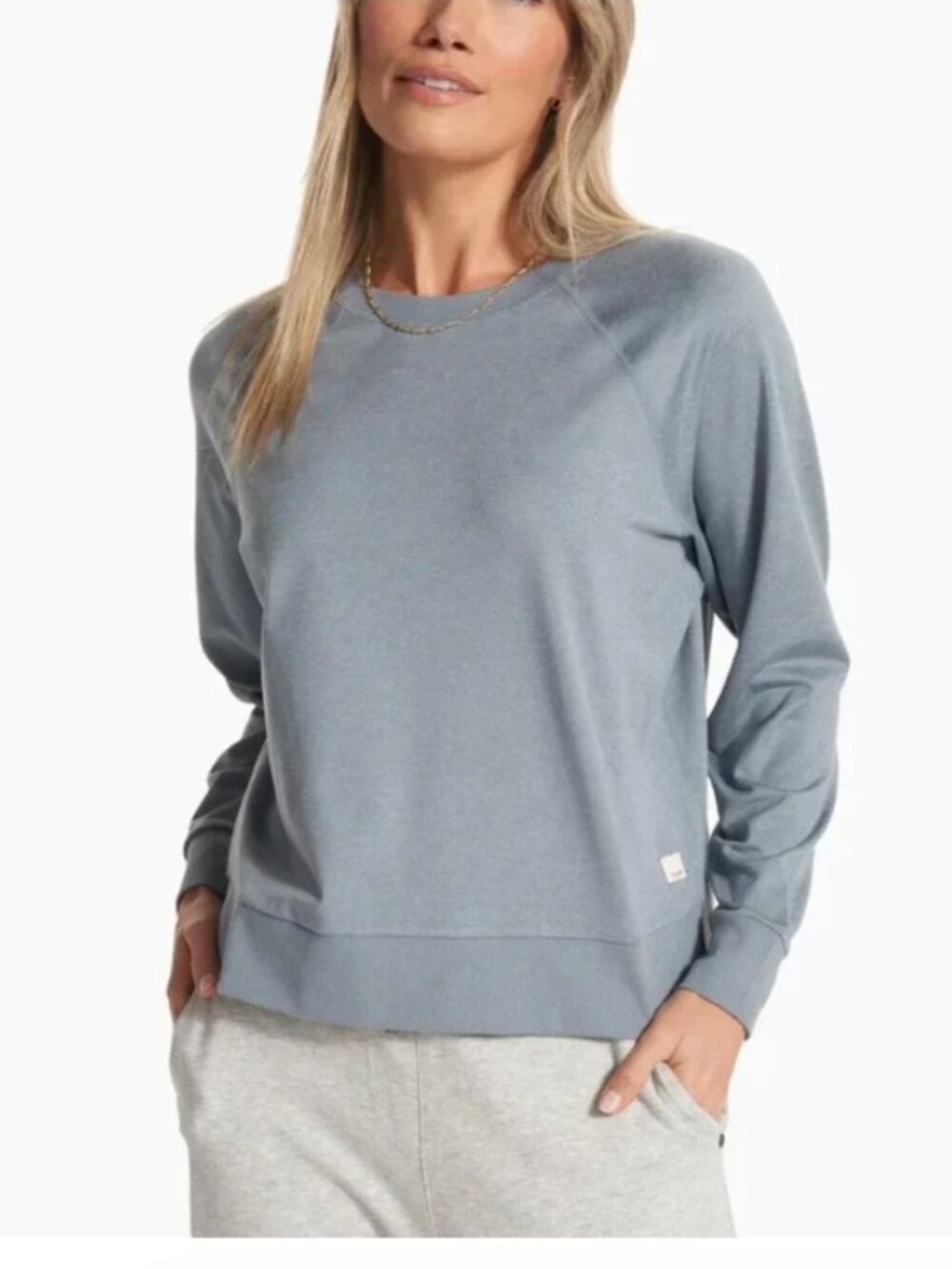 Vuori Halo Crew Long Sleeve Pullover Size M Sweatshirt Top VW241 Blue Heather